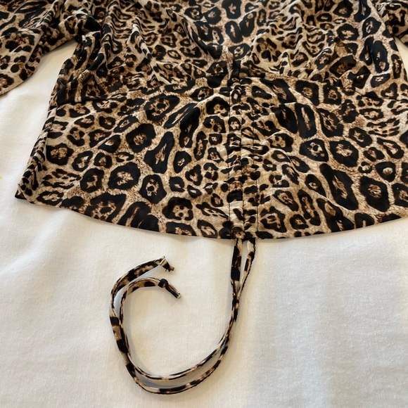 Animal Print Light Blouse with Rouching or No Rouching Pull - Picture 11 of 14